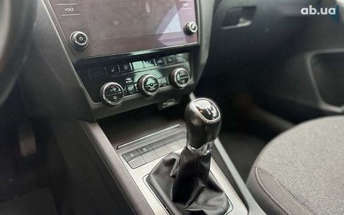 Skoda Octavia 2019 - фото 13