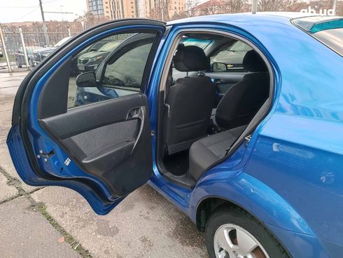 Chevrolet Aveo 2007 синий - фото 13