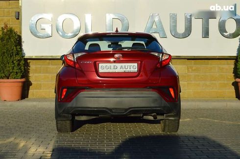 Toyota C-HR 2017 - фото 12