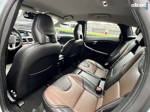 Volvo V40 Cross Country 2016 - фото 27