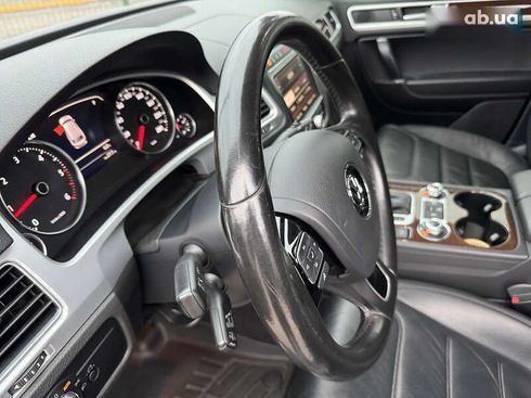 Volkswagen Touareg 2017 - фото 25