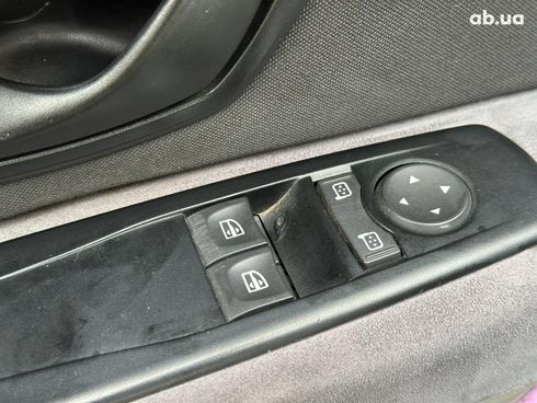 Renault Megane 2011 белый - фото 11