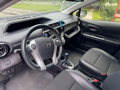 Toyota Aqua 2016 белый - фото 21