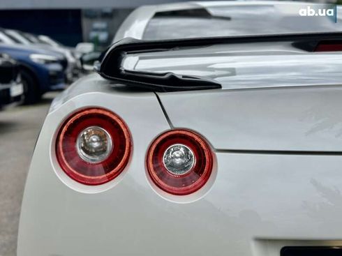Nissan GT-R 2013 - фото 17