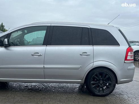Opel Zafira 2010 серый - фото 5