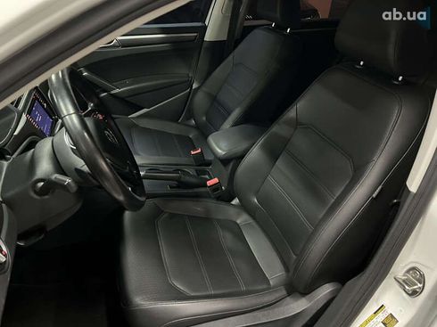Volkswagen Passat 2018 - фото 22