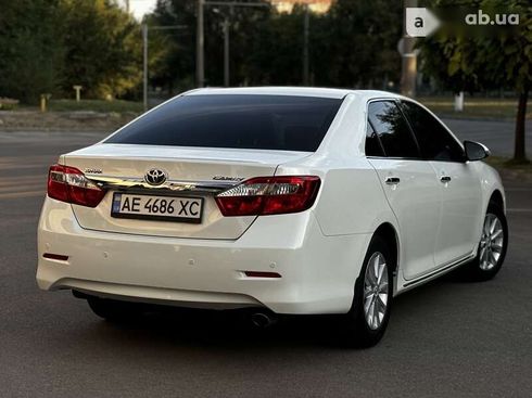 Toyota Camry 2011 - фото 11