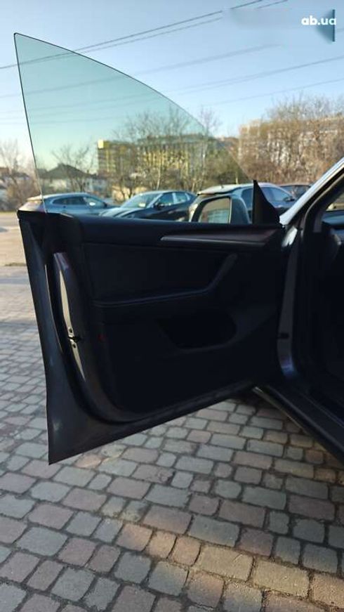 Tesla Model Y 2023 - фото 8