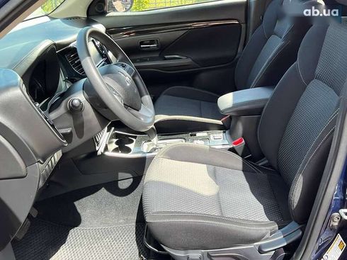 Mitsubishi Outlander 2020 - фото 11