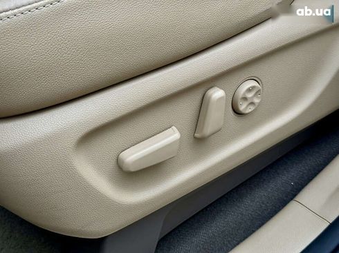 Kia Carnival 2017 - фото 21