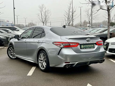 Toyota Camry 2018 - фото 11