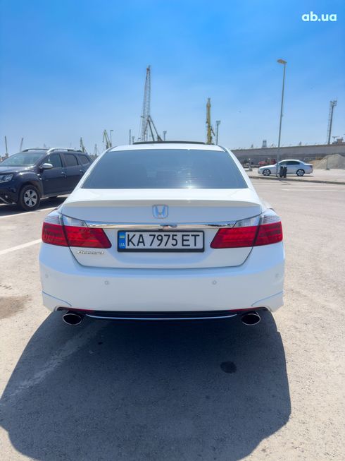 Honda Accord 2013 белый - фото 2