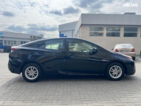 Toyota Prius 2016 черный - фото 11