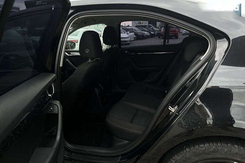 Skoda Octavia 2017 - фото 11