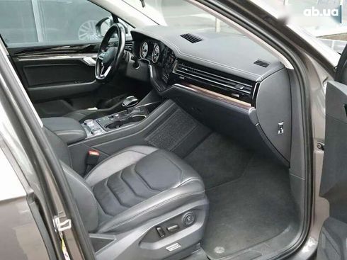 Volkswagen Touareg 2021 - фото 22