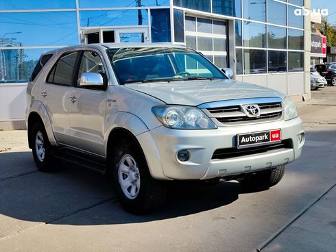 Toyota Fortuner 2006 серый - фото 13