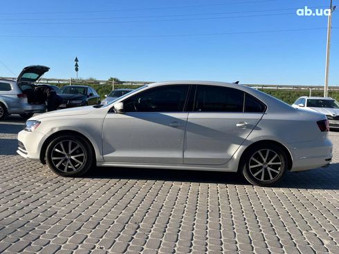 Volkswagen Jetta 2016 белый - фото 3