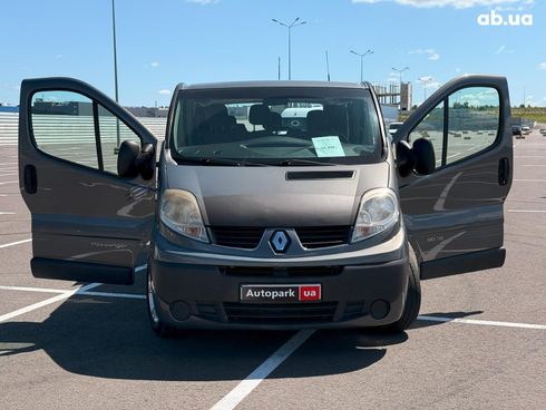 Renault Trafic 2014 серый - фото 27