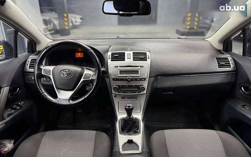 Toyota Avensis Verso 2013 - фото 11