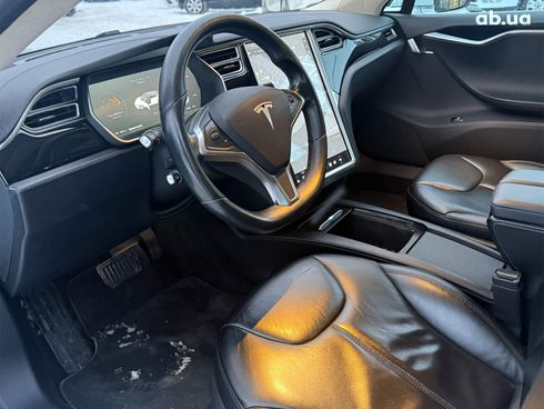 Tesla Model S 2015 белый - фото 18