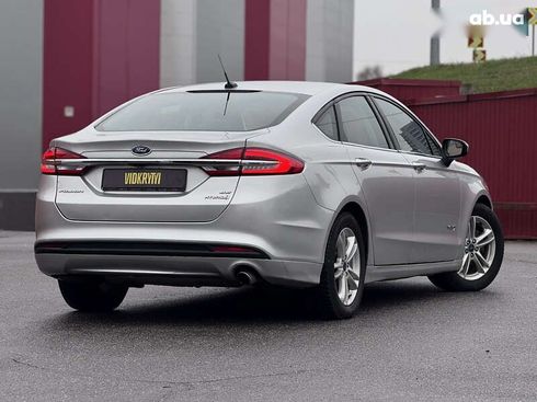Ford Fusion 2017 - фото 16