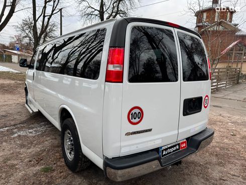 Chevrolet Express 2018 белый - фото 11