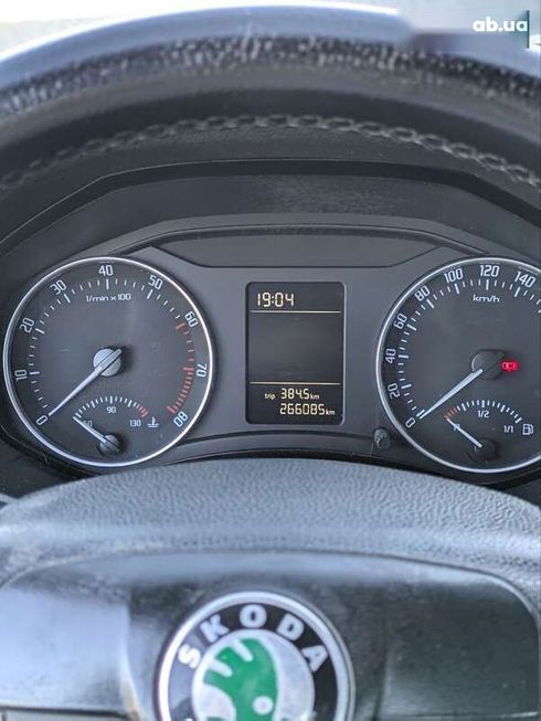 Skoda Octavia 2011 - фото 17