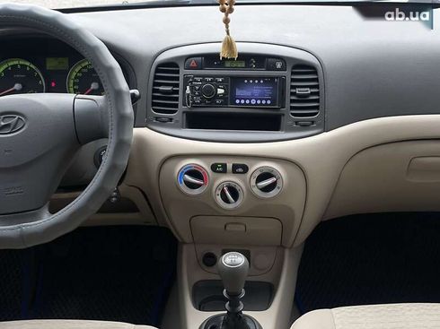 Hyundai Accent 2009 - фото 17