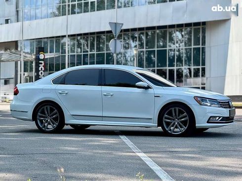 Volkswagen Passat 2017 - фото 7