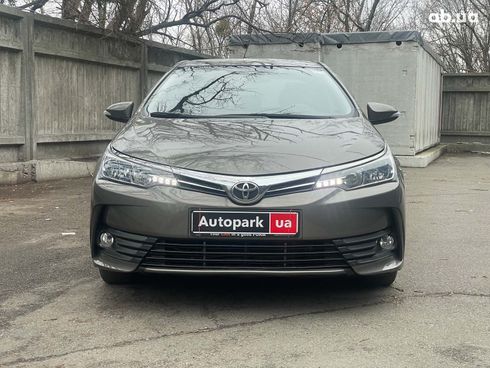 Toyota Corolla 2017 серый - фото 2