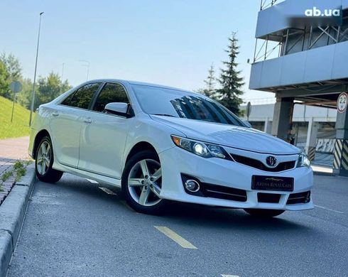 Toyota Camry 2014 - фото 4