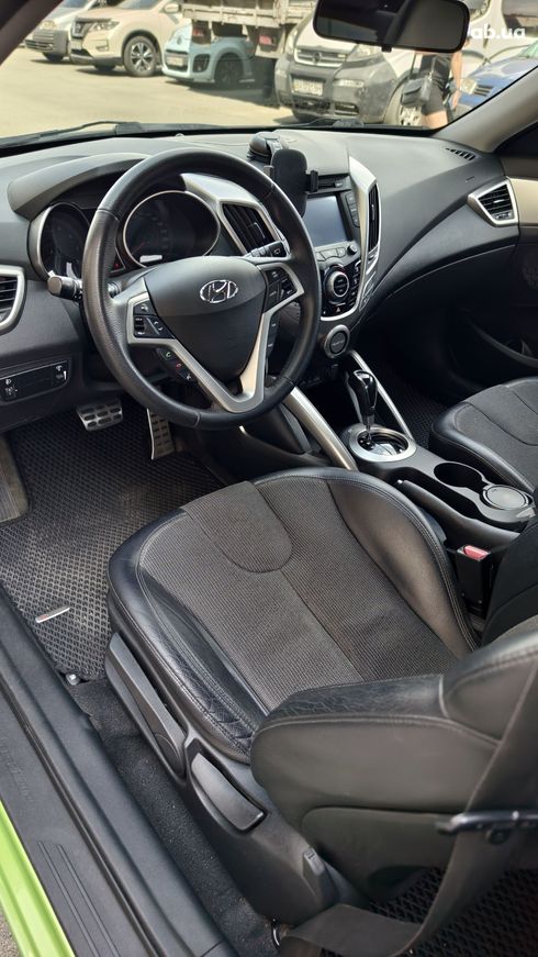 Hyundai Veloster 2012 салатовый - фото 6