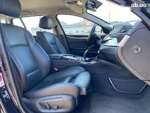 BMW 5 серия 2017 - фото 30