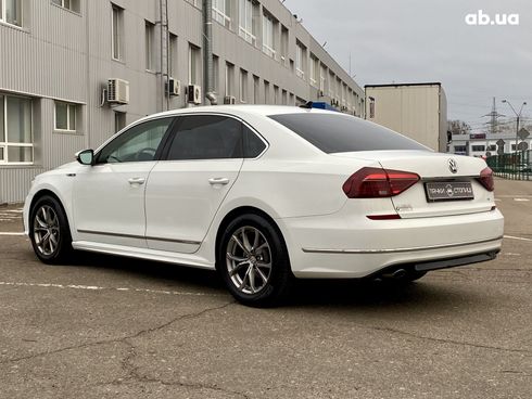 Volkswagen Passat 2017 белый - фото 8