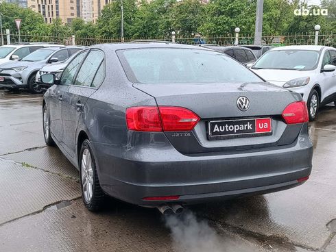 Volkswagen Jetta 2014 серый - фото 6