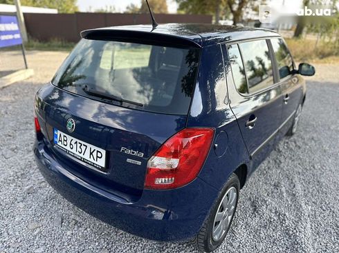 Skoda Fabia 2011 - фото 16