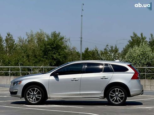 Volvo V60 2018 - фото 13