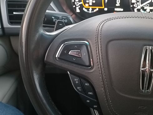 Lincoln MKZ 2017 красный - фото 27