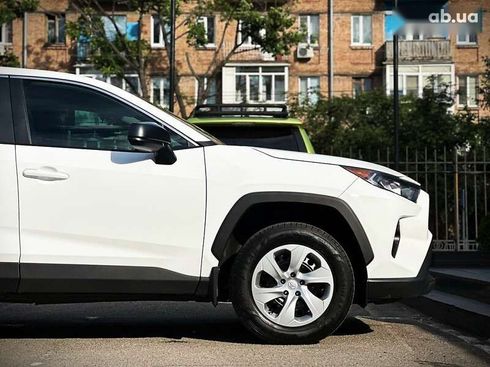 Toyota RAV4 2022 - фото 9