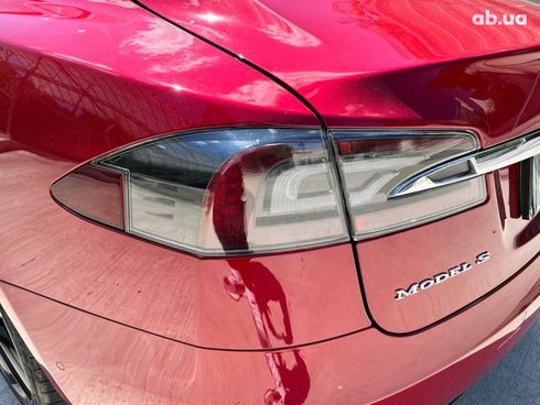 Tesla Model S 2018 красный - фото 12