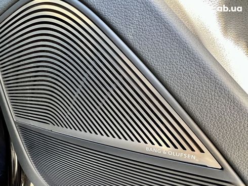 Audi SQ8 2021 - фото 17