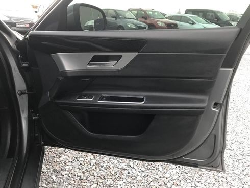 Jaguar XF 2016 серый - фото 16