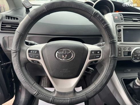 Toyota Verso 2012 черный - фото 12