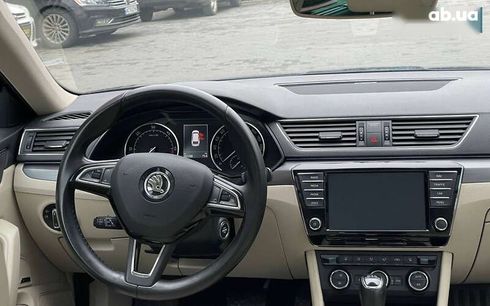 Skoda Superb 2016 - фото 12