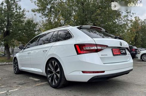 Skoda Superb 2016 - фото 22