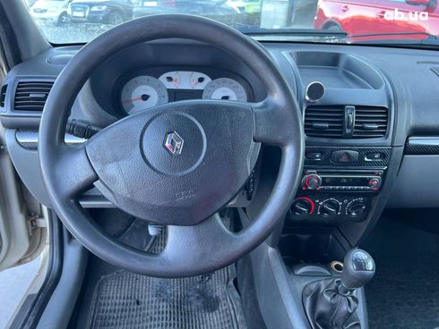 Renault Clio 2006 бежевый - фото 22
