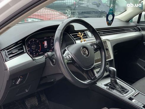 Volkswagen Passat 2017 - фото 25