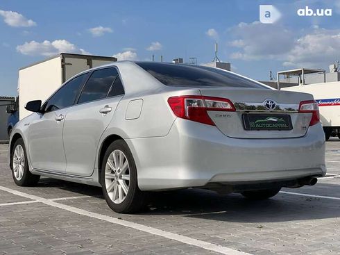 Toyota Camry 2012 - фото 11