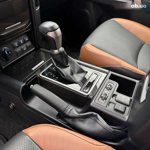 Toyota Land Cruiser Prado 2023 - фото 11