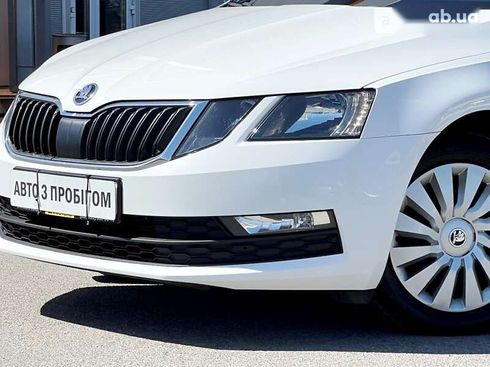 Skoda Octavia 2019 - фото 11